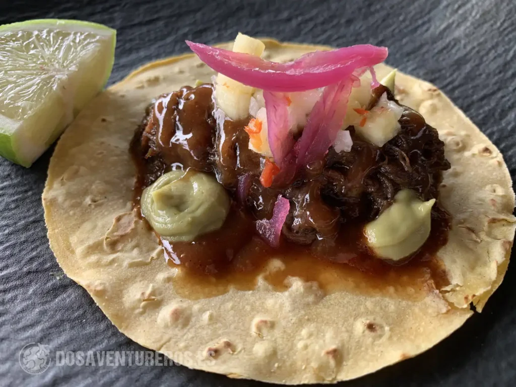 Taco de jabalí, pico de gallo y salsa ranchera Menu puebloastur